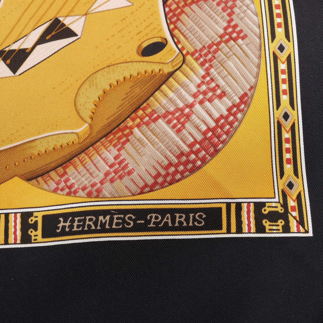 Hermès Hermès Carré 90 "Au Son du Tam Tam" Silk handkerchief in Black Zwart