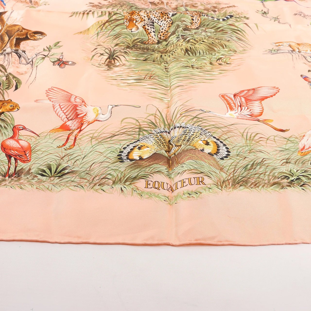 Hermès Hermès Carré 90 "EQUATEUR" Silk handkerchief in Pink Roze