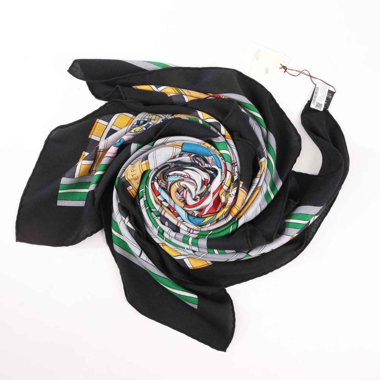 Hermès Hermès Carré Geant "Voltes et Pirouettes" Cashemere & Silk Scarf in Black Zwart