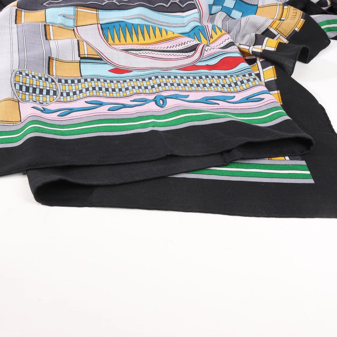 Hermès Hermès Carré Geant "Voltes et Pirouettes" Cashemere & Silk Scarf in Black Zwart