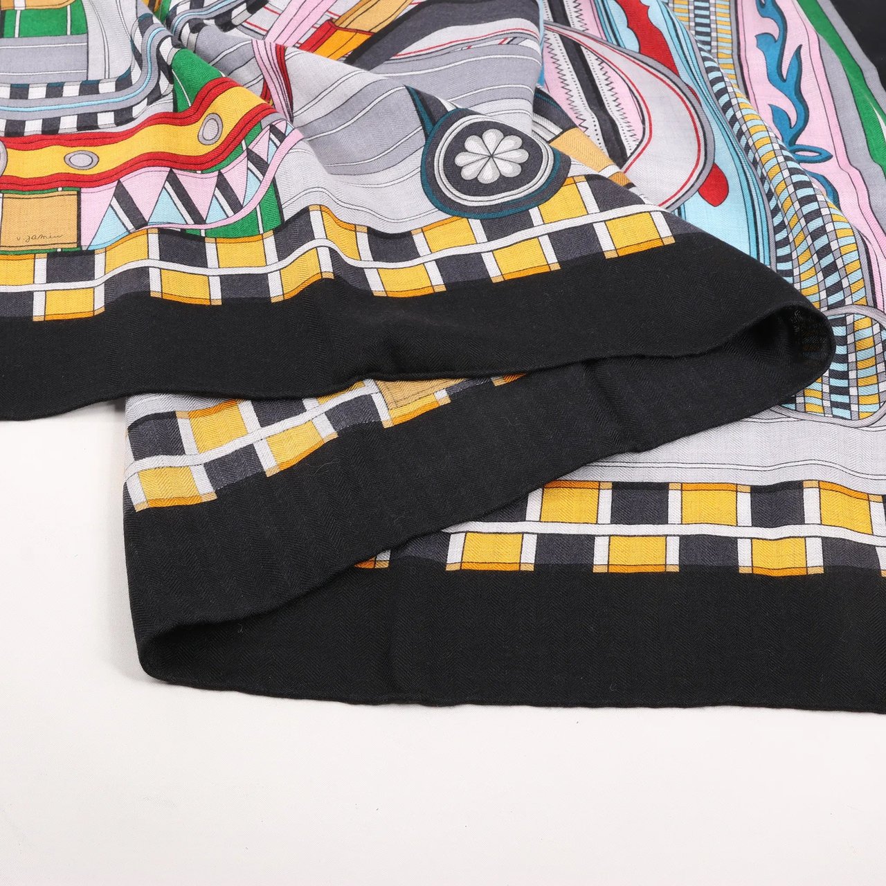 Hermès Hermès Carré Geant "Voltes et Pirouettes" Cashemere & Silk Scarf in Black Zwart