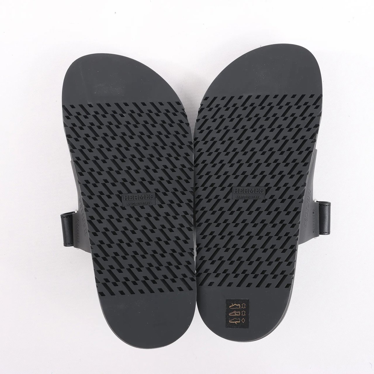 Hermès HERMES Cypre Leather Sandals in Black, Size 38.5 EU Zwart