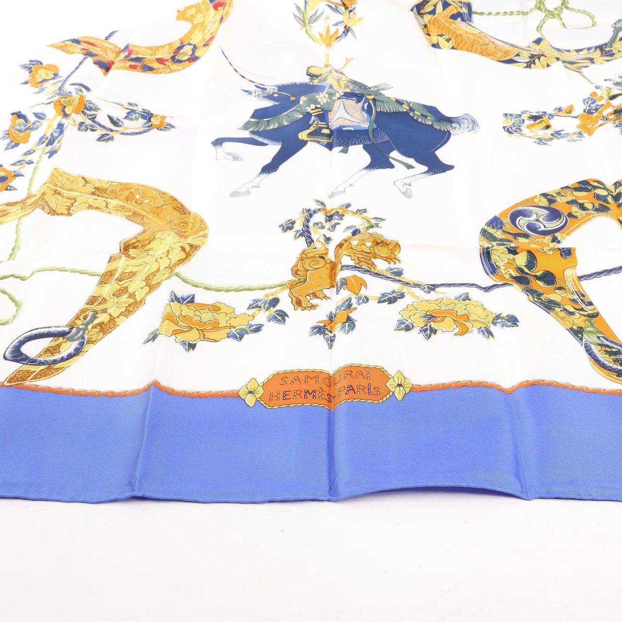 Hermès Hermès Carré 90 "SAMOURAI" Silk handkerchief in Blue Blauw