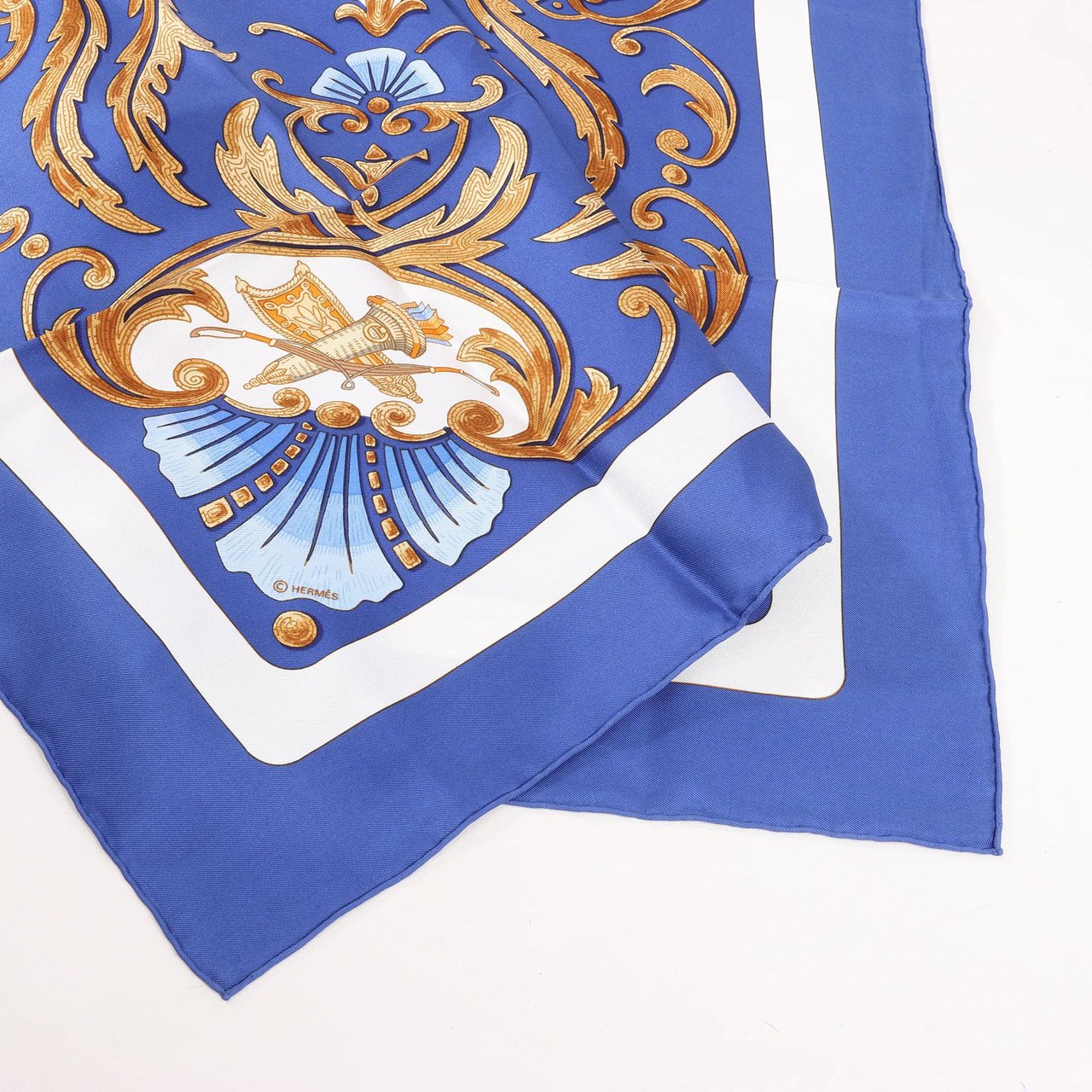 Hermès Hermès Carré 90 "Cheval Turc" Silk handkerchief in Blue Rood
