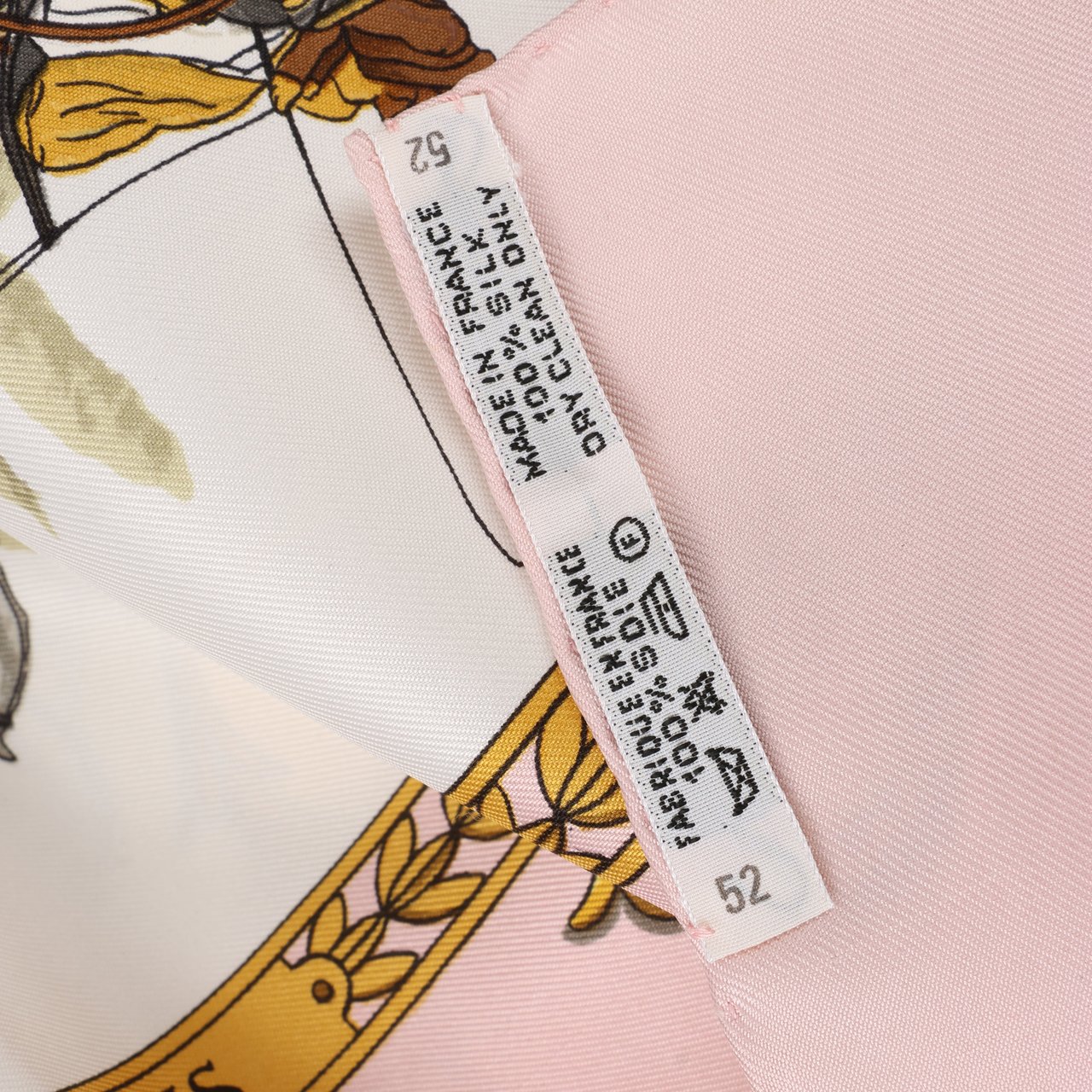 Hermès Hermès Carré 90 "LA PROMENADE DE LONGCHAMPS" Silk handkerchief in Pink Roze