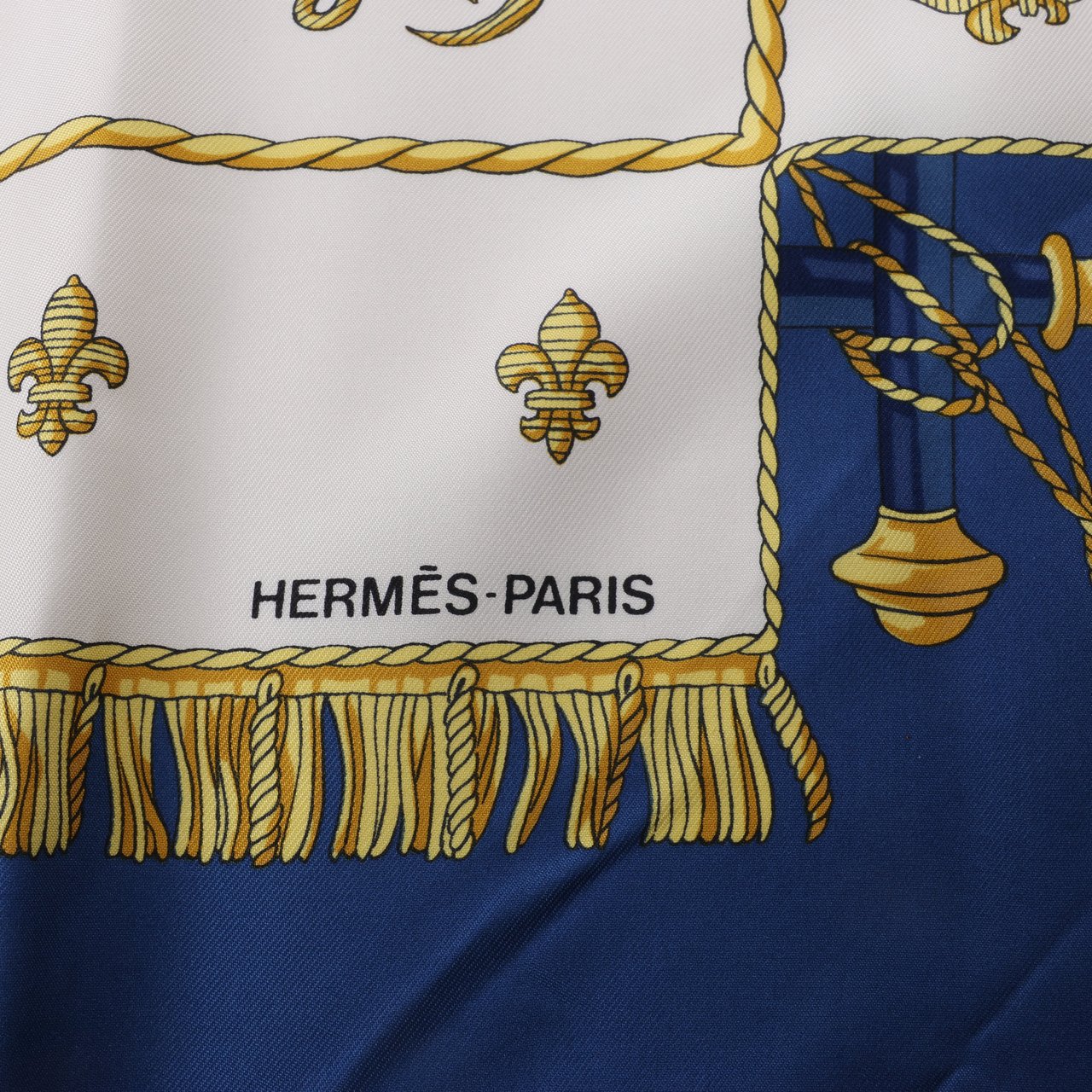Hermès Hermès Carré 90 "Vue du Carrosse de la Galère La Réale" Silk handkerchief in Navy Blue Navy