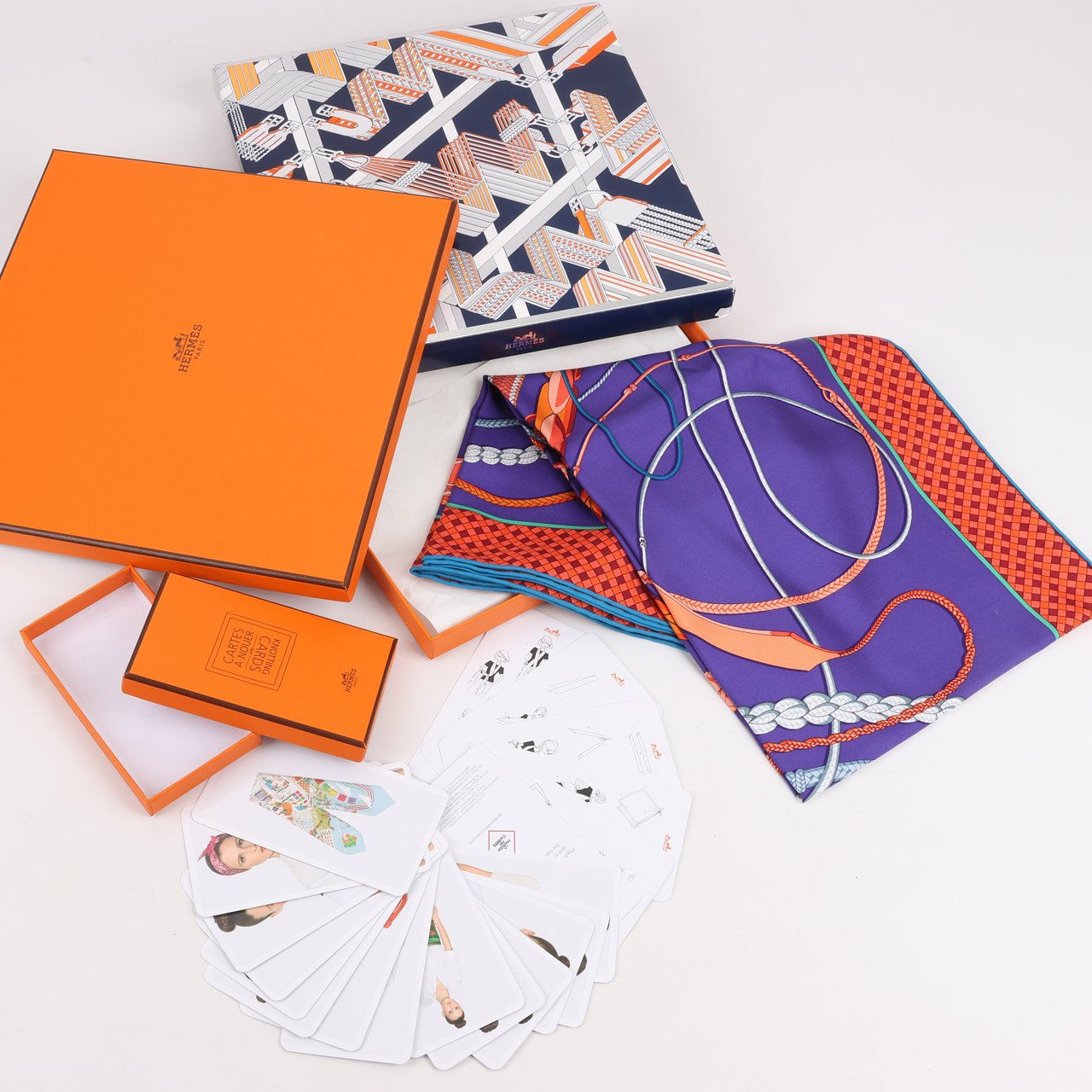 Hermès Hermès Carré 90 Fouets et Badines" 100% Silk Scarf in Purple Paars