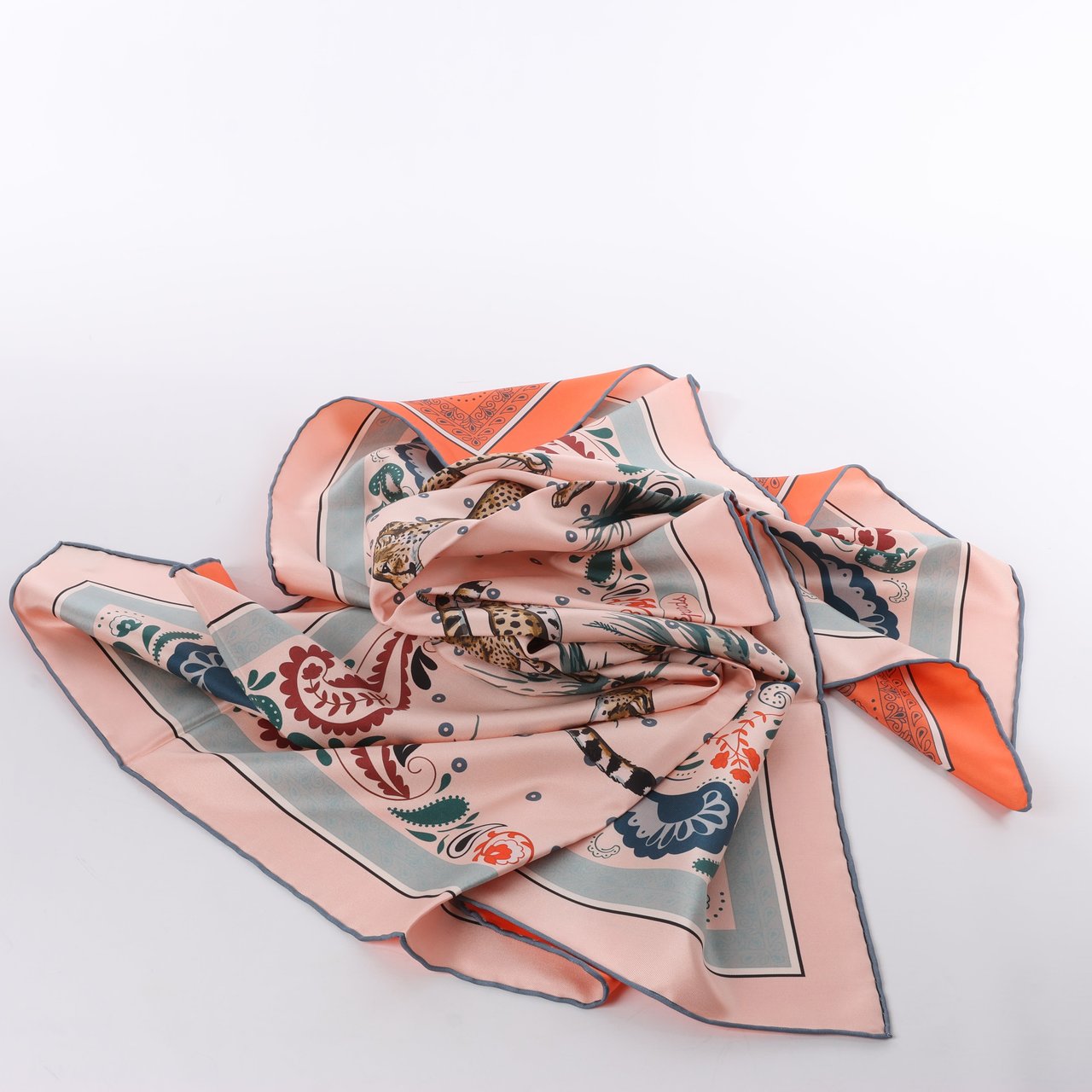 Hermès Hermès Double Face 90 "Cheetah Bandana" 100% Silk Scarf in Pink x Orange Roze