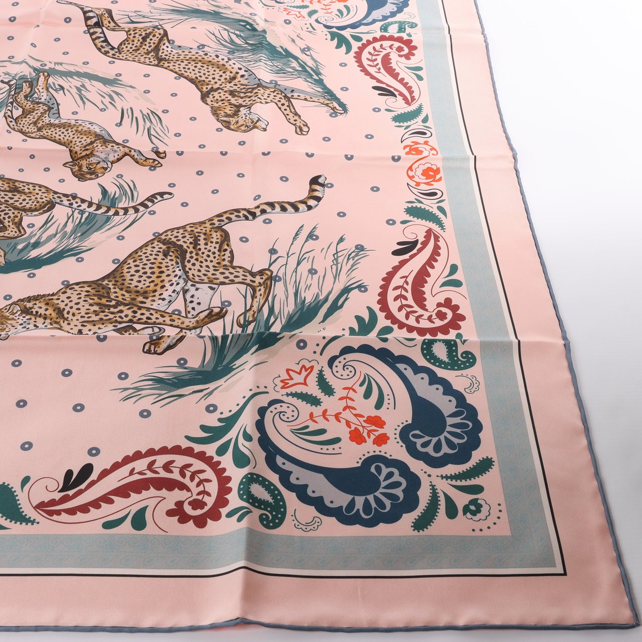 Hermès Hermès Double Face 90 "Cheetah Bandana" 100% Silk Scarf in Pink x Orange Roze