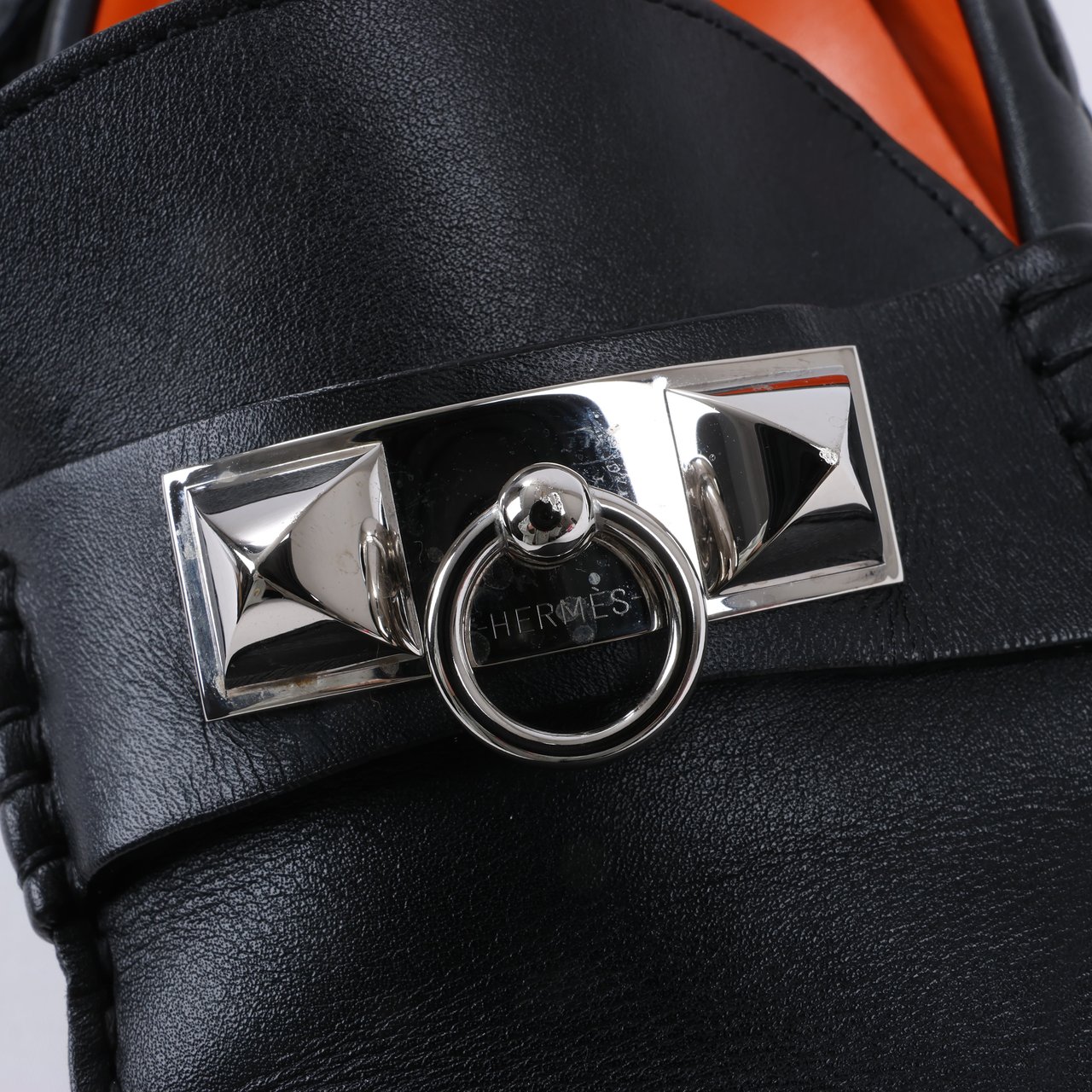 Hermès HERMES Irving Leather Driving Moccasins in Black Collier de Chien for Men, Size 42 EU Zwart