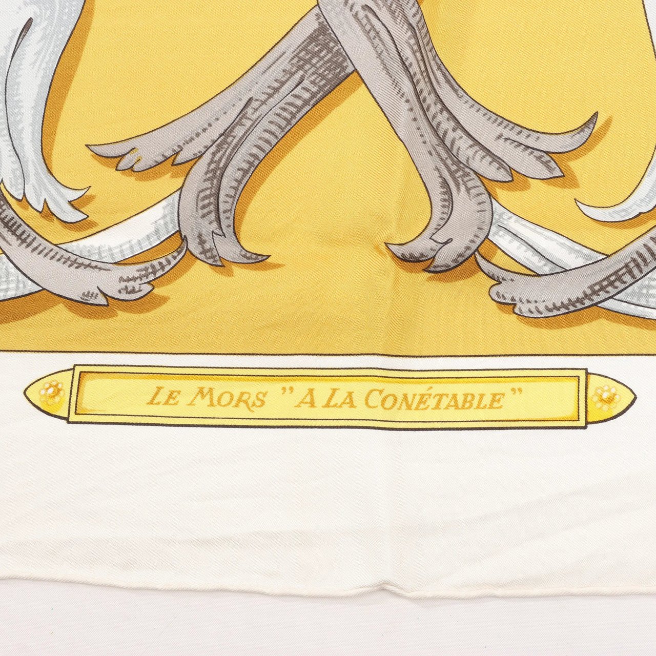 Hermès Hermes Carré 90 "LE MORS A LA CONETABLE" Silk handkerchief in Yellow Geel