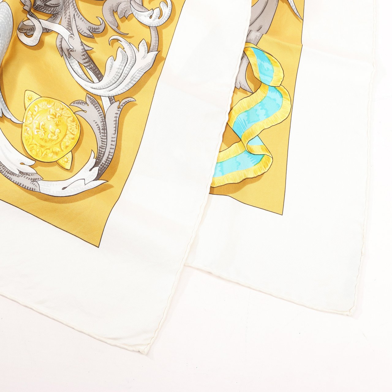 Hermès Hermes Carré 90 "LE MORS A LA CONETABLE" Silk handkerchief in Yellow Geel