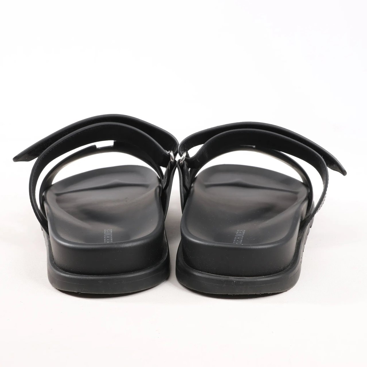 Hermès HERMES Cypre Leather Sandals in Black, Size 42 EU Zwart