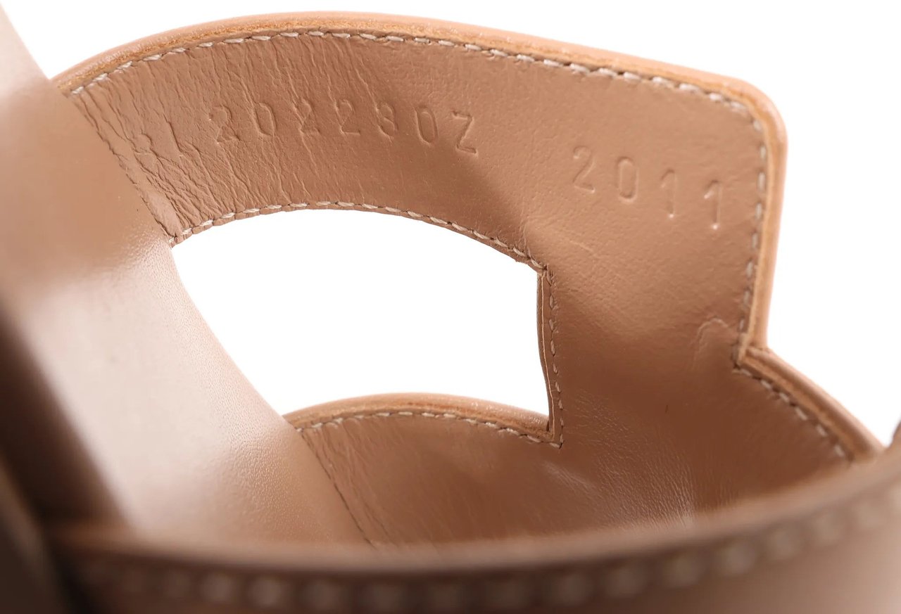 Hermès HERMES Oran Leather Sandals in Beige, Size 36.5 EU Beige