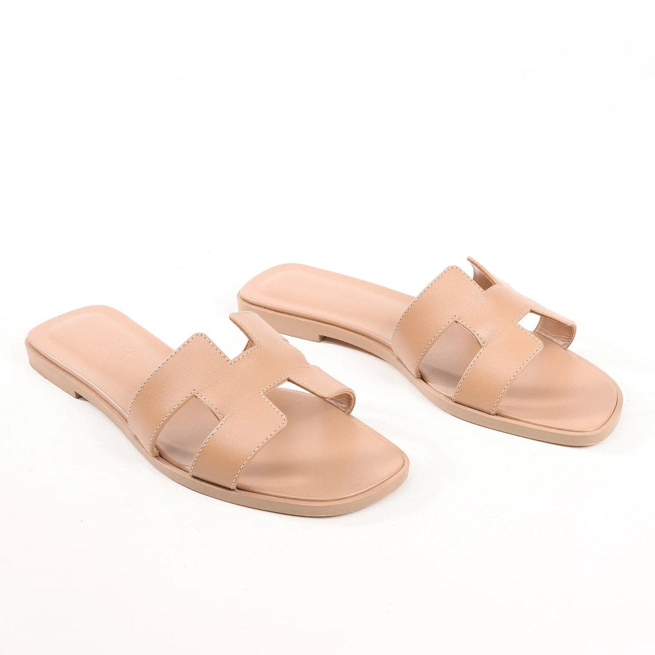 Hermès HERMES Oran Leather Sandals in Beige, Size 36.5 EU Beige