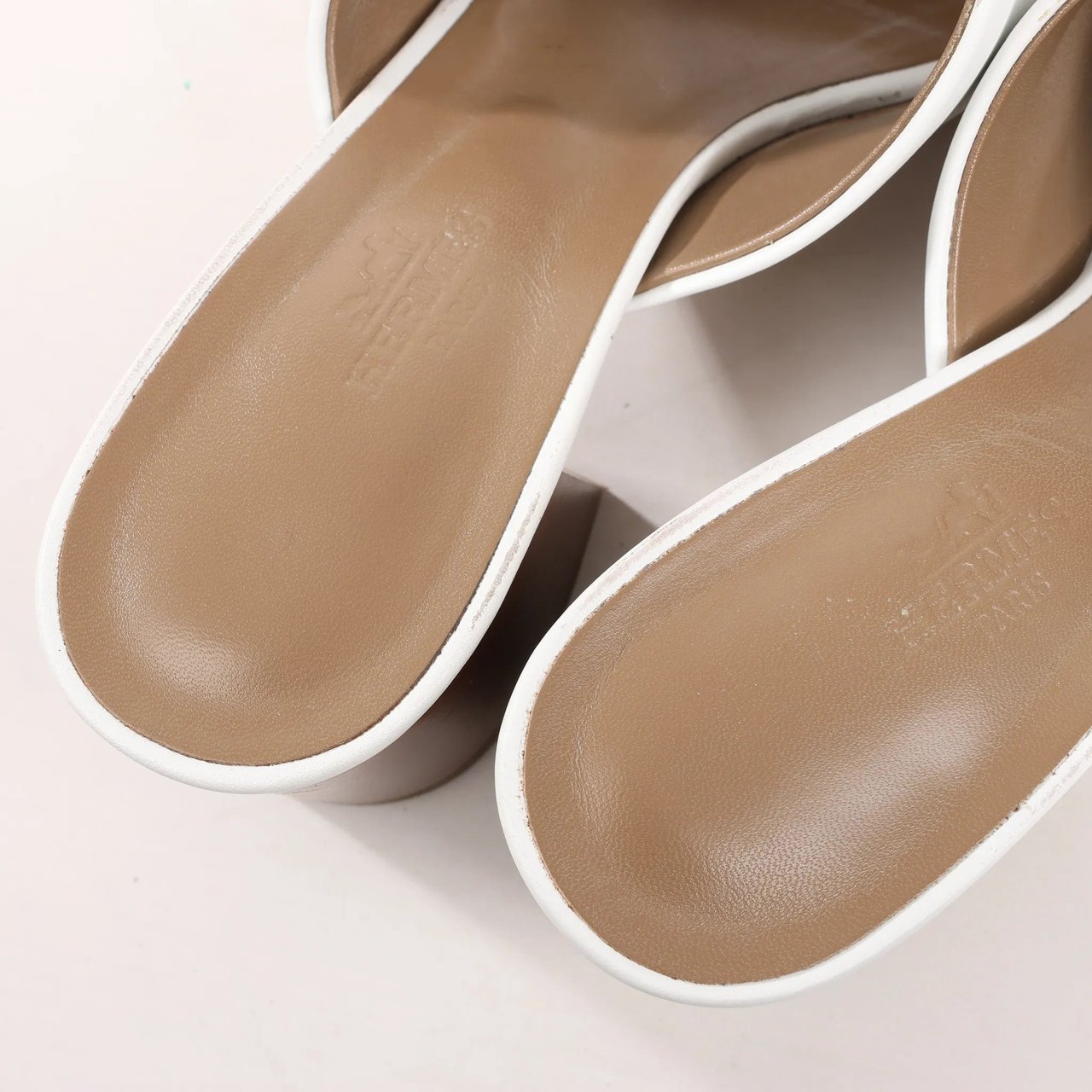 Hermès Hermès Camilla Leather Louris Buckle Mule Sandals in White, Size 37.5 EU Divers