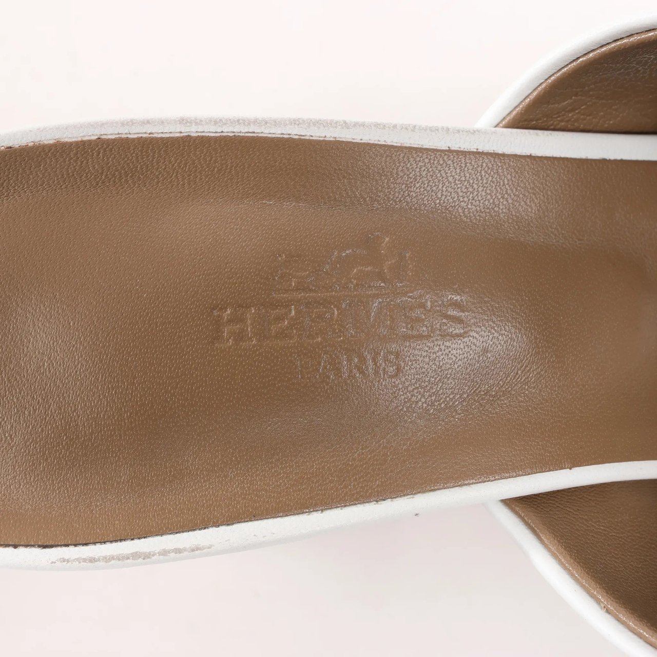 Hermès Hermès Camilla Leather Louris Buckle Mule Sandals in White, Size 37.5 EU Divers