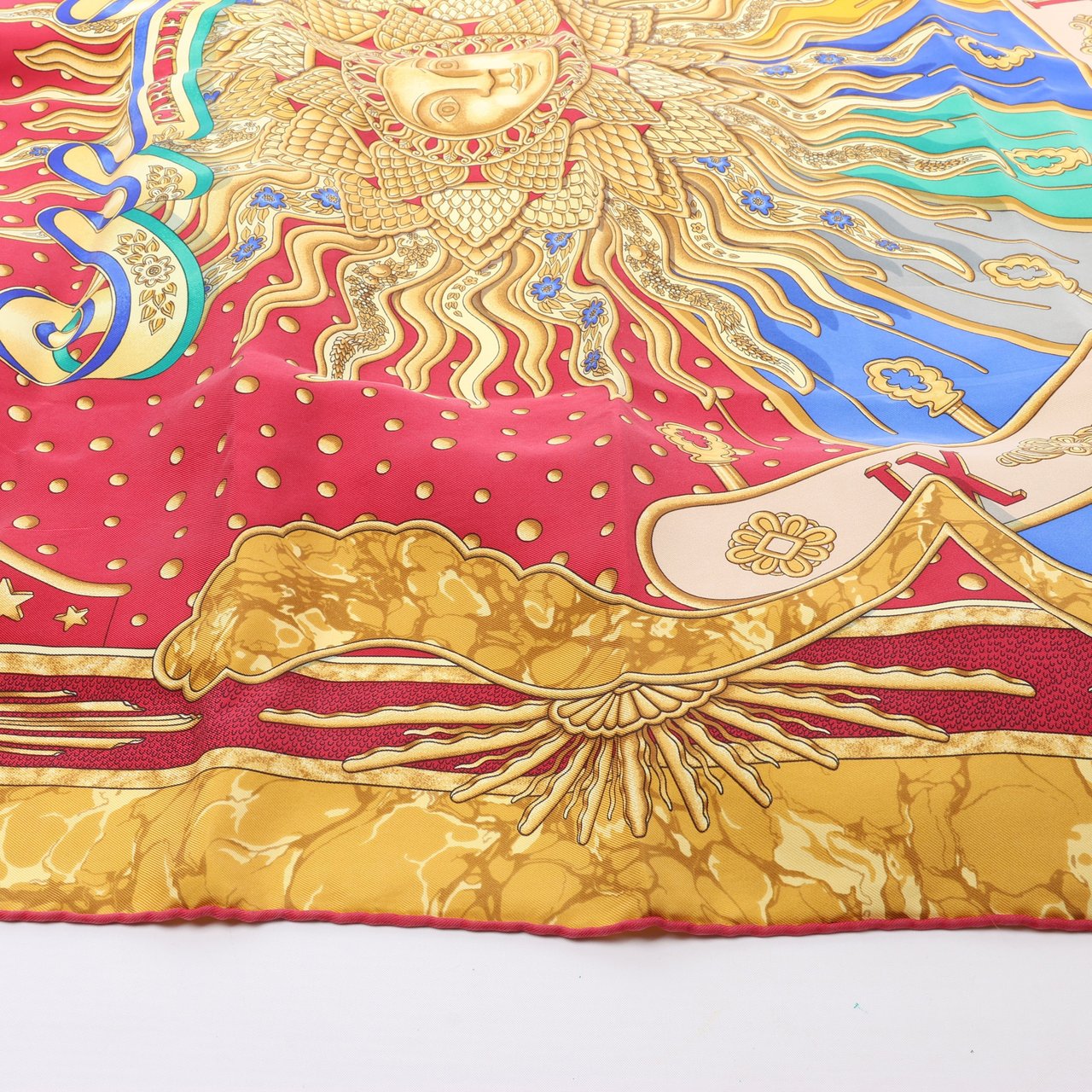 Hermès Hermès Carré 90 "CARPE DIEM" 100% Silk Scarf in Red Rood