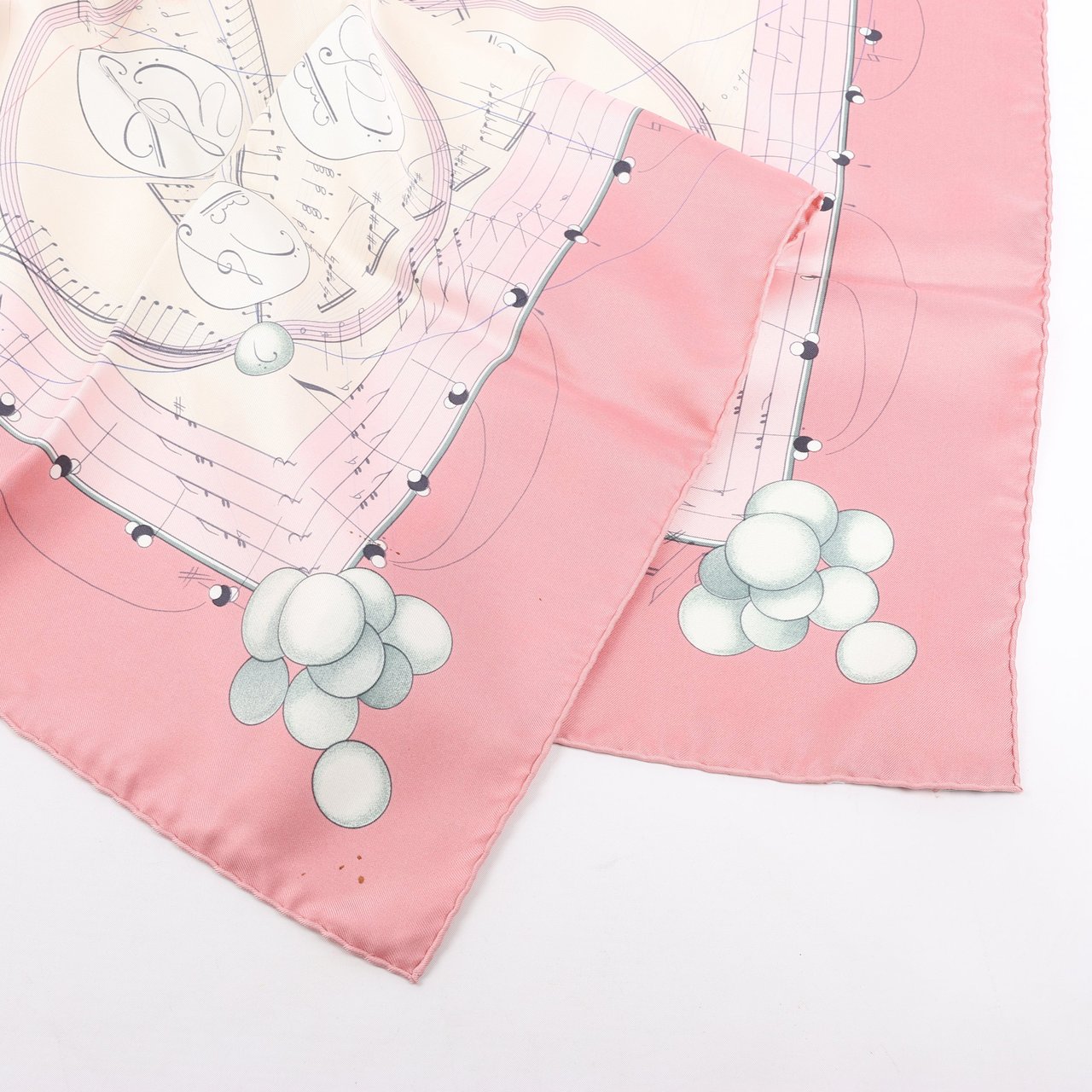 Hermès Hermès Carré 90 "La Musique Des Spheres" 100% Silk Scarf in Pink Roze