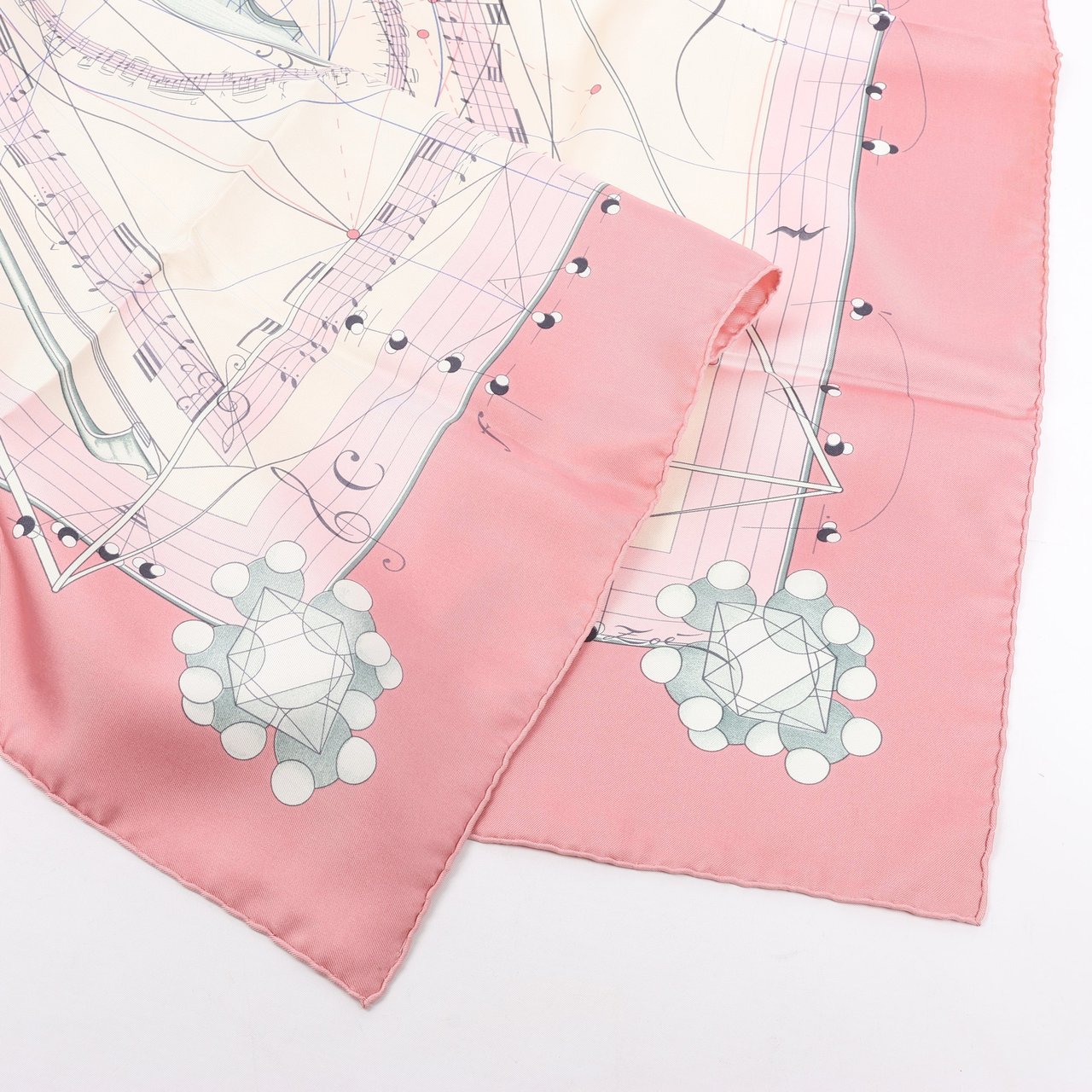 Hermès Hermès Carré 90 "La Musique Des Spheres" 100% Silk Scarf in Pink Roze