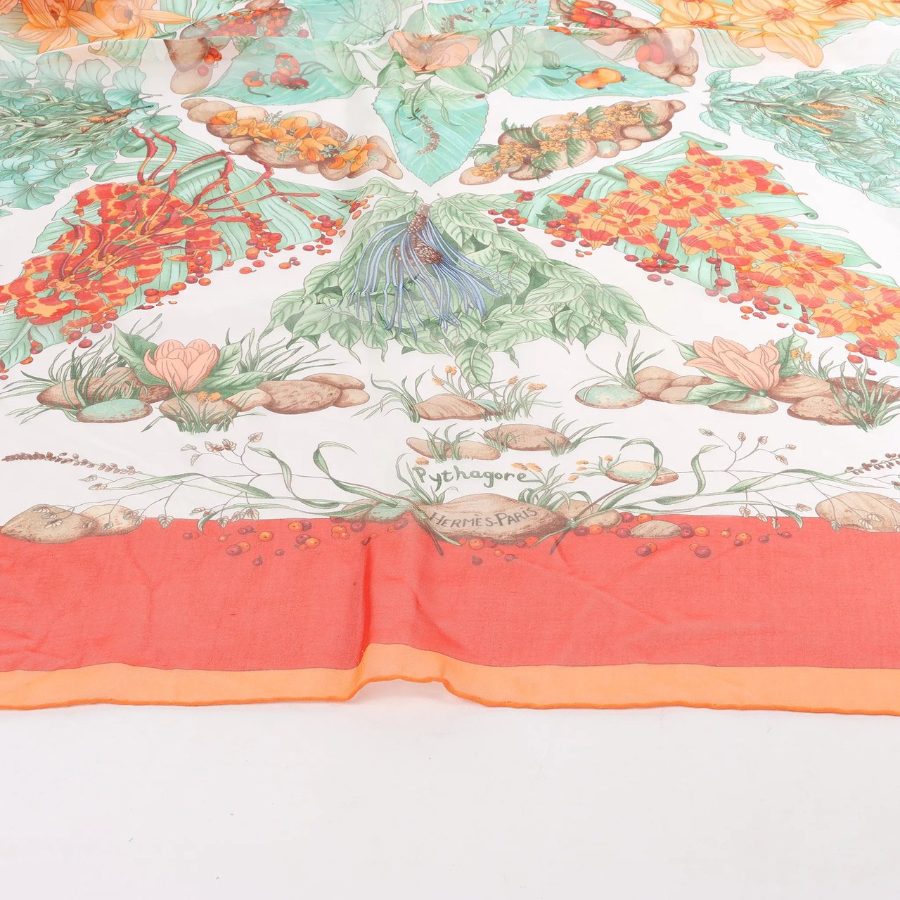 Hermès Hermès Carré 90 "Pythagore" Silk handkerchief in Orange Oranje