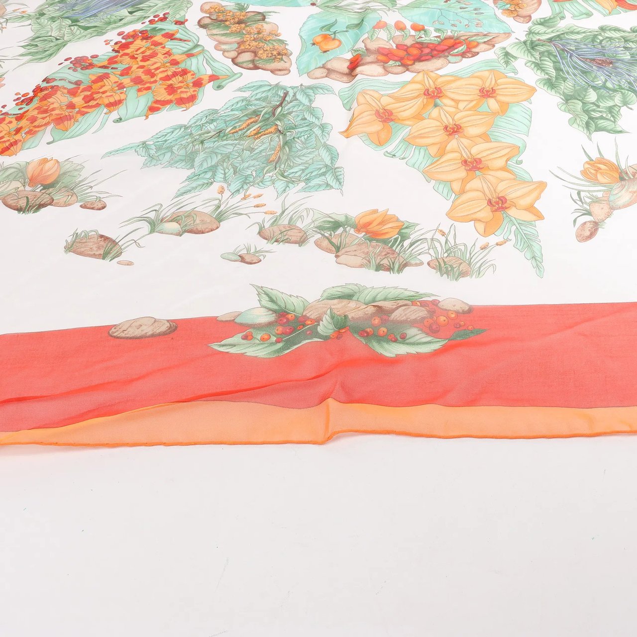 Hermès Hermès Carré 90 "Pythagore" Silk handkerchief in Orange Oranje