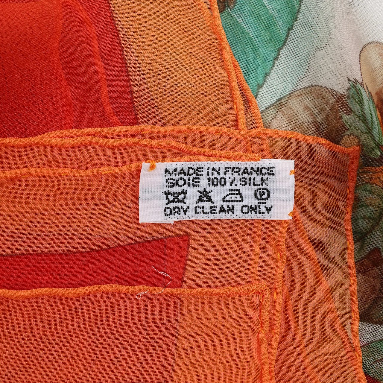 Hermès Hermès Carré 90 "Pythagore" Silk handkerchief in Orange Oranje