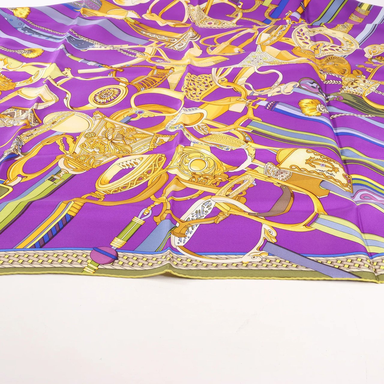 Hermès Hermès Carré 90 "Concours d'etriers Etelier" Silk handkerchief in Purple Paars