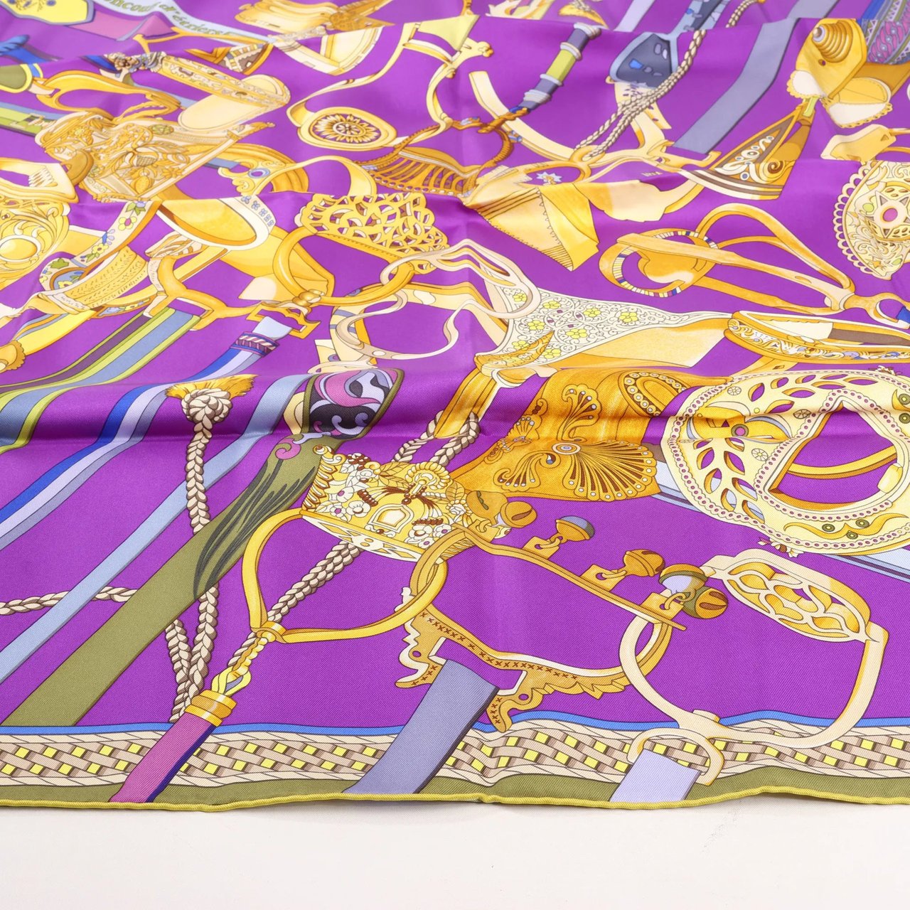 Hermès Hermès Carré 90 "Concours d'etriers Etelier" Silk handkerchief in Purple Paars
