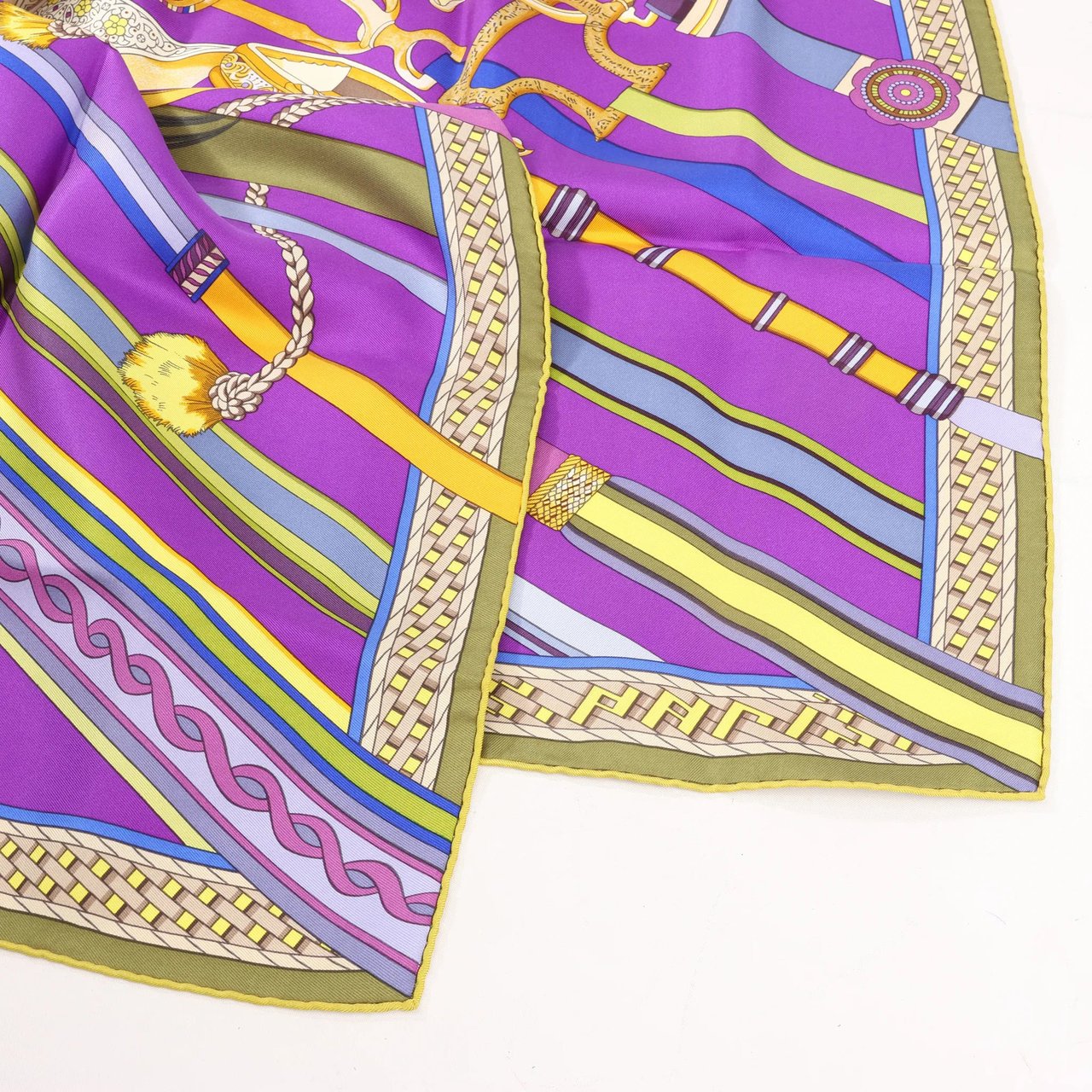 Hermès Hermès Carré 90 "Concours d'etriers Etelier" Silk handkerchief in Purple Paars