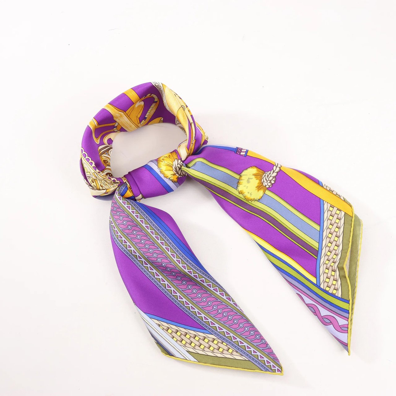 Hermès Hermès Carré 90 "Concours d'etriers Etelier" Silk handkerchief in Purple Paars