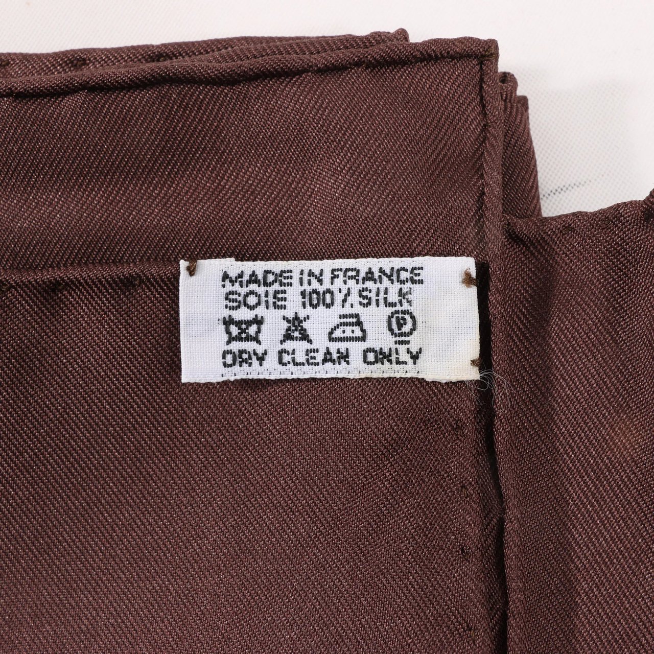 Hermès Hermès Carré 90 "CITROUILLES&COLOQU INTES" Silk handkerchief in Brown Bruin