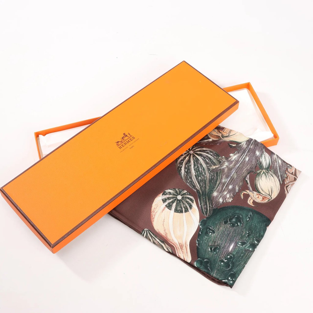 Hermès Hermès Carré 90 "CITROUILLES&COLOQU INTES" Silk handkerchief in Brown Bruin
