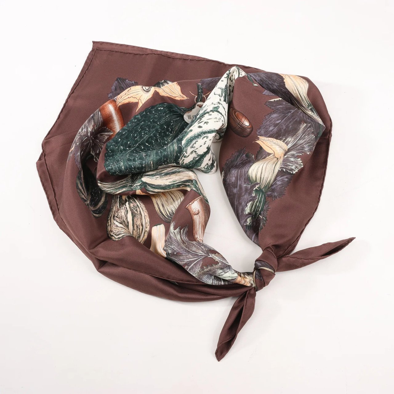 Hermès Hermès Carré 90 "CITROUILLES&COLOQU INTES" Silk handkerchief in Brown Bruin