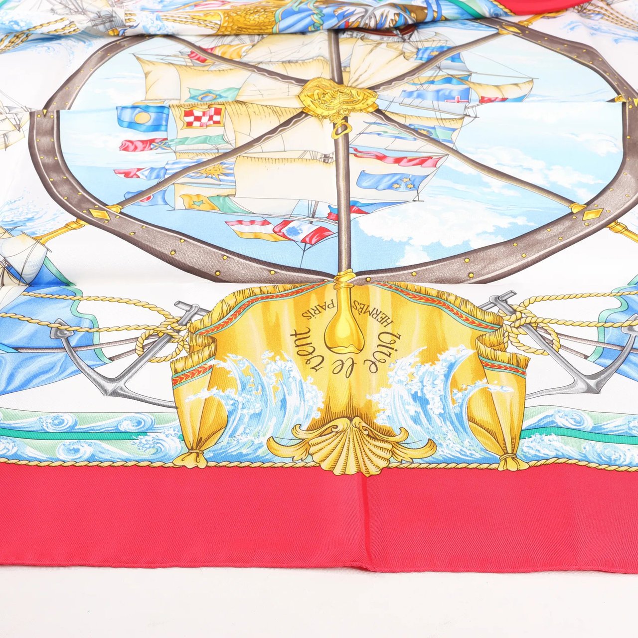 Hermès Hermès Carré 90 "VIVE LE VENT" Silk handkerchief in Red Rood