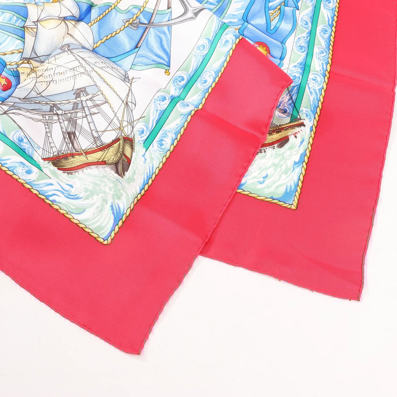 Hermès Hermès Carré 90 "VIVE LE VENT" Silk handkerchief in Red Rood