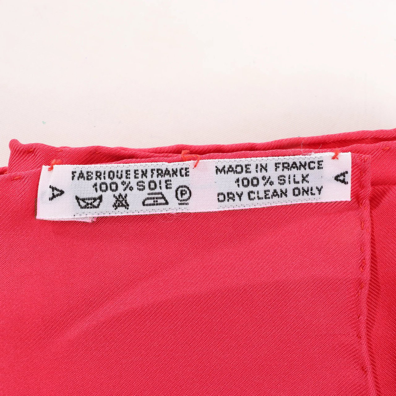 Hermès Hermès Carré 90 "VIVE LE VENT" Silk handkerchief in Red Rood