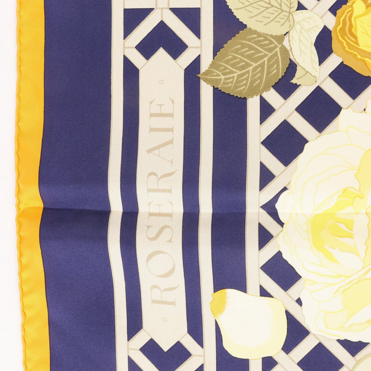 Hermès Hermès Carré 90 "ROSERAIE" Silk handkerchief in Yellow Geel