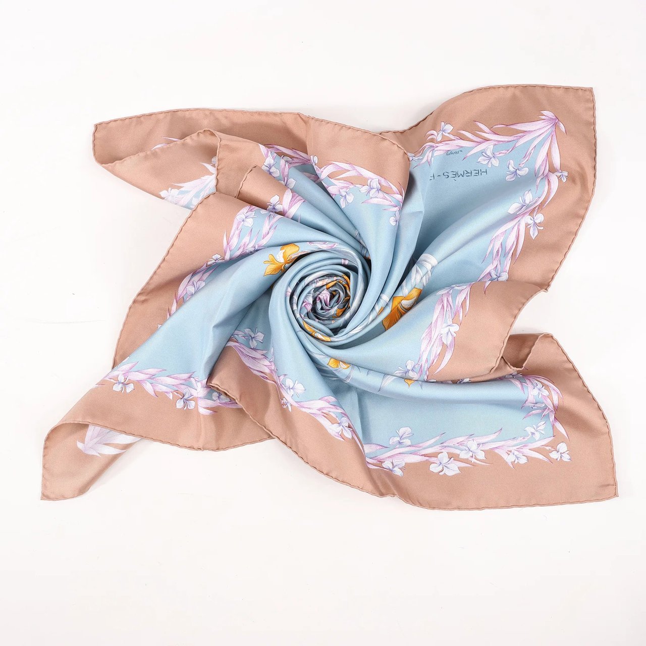 Hermès Hermès Carré 90 "H.d'Origny" Silk handkerchief in Blue Blauw