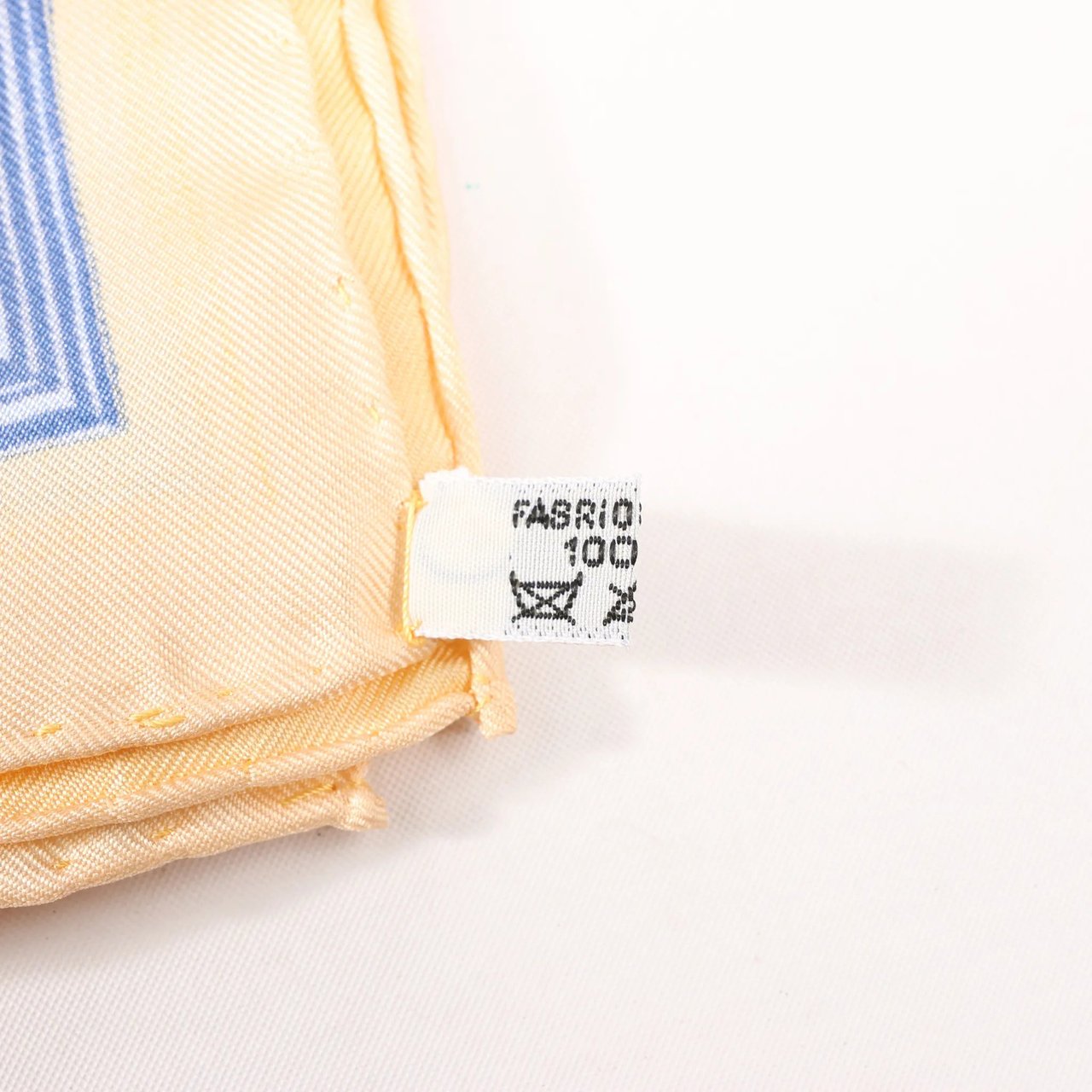 Hermès Hermès Carré 90 "La Mare aux Canards" Silk handkerchief in Yellow Geel