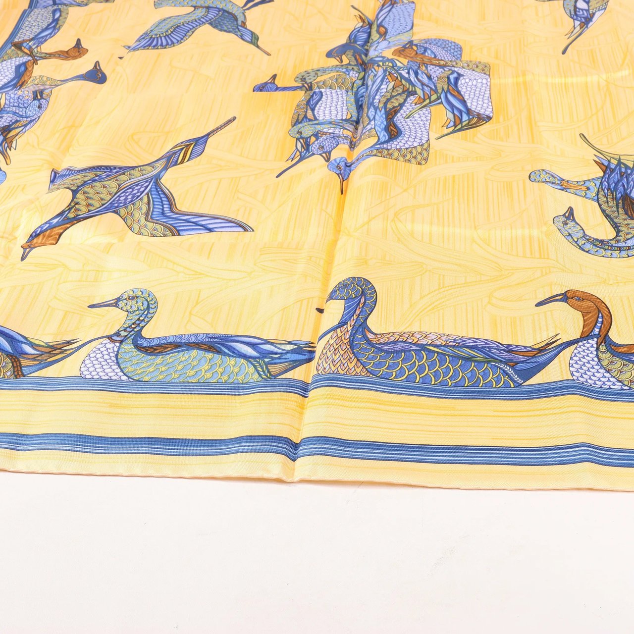 Hermès Hermès Carré 90 "La Mare aux Canards" Silk handkerchief in Yellow Geel