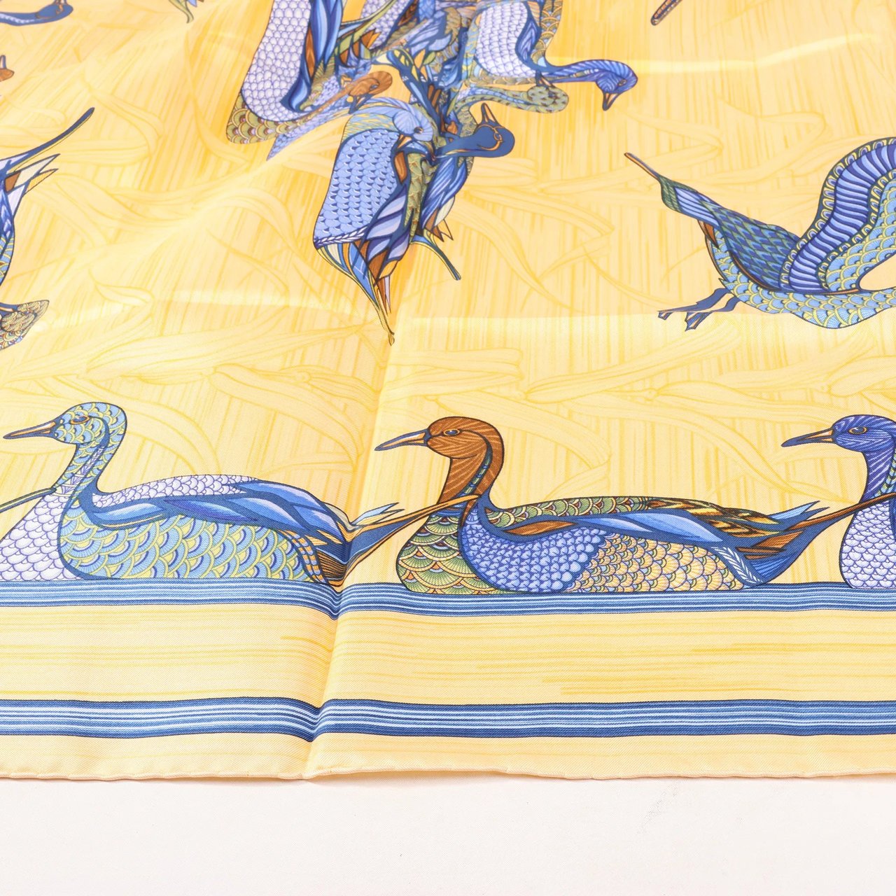 Hermès Hermès Carré 90 "La Mare aux Canards" Silk handkerchief in Yellow Geel
