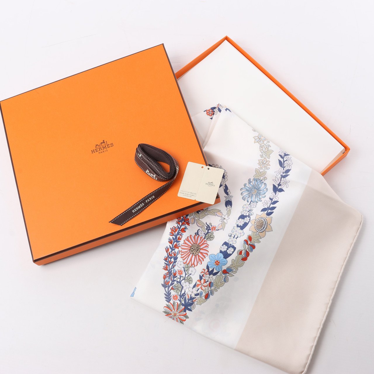 Hermès Hermès Carré 90 "RIDES DE GALA EN FLEURS" 100% Silk Scarf in Beige Beige
