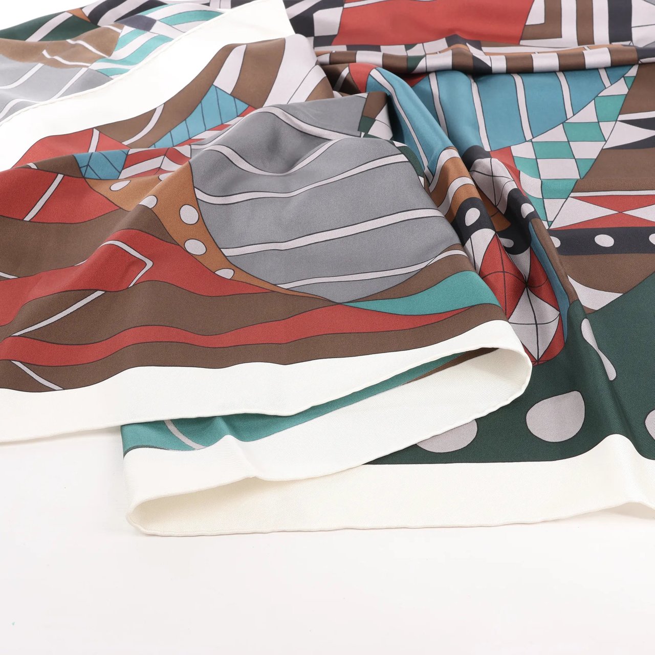 Hermès Hermès Carré 140 "ONE TWO THREE AND AWAY WE GO" Silk handkerchief in Gray Grijs