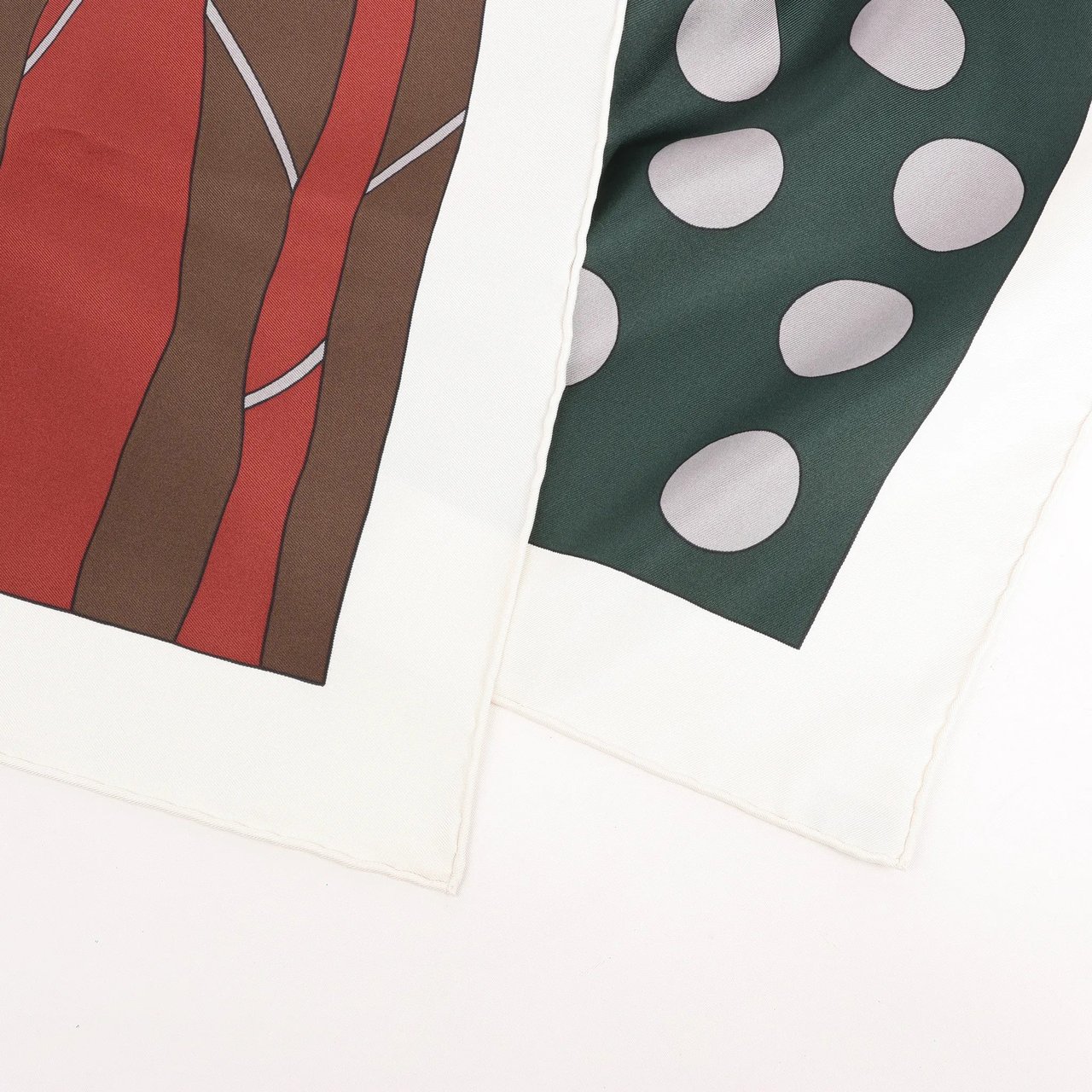 Hermès Hermès Carré 140 "ONE TWO THREE AND AWAY WE GO" Silk handkerchief in Gray Grijs