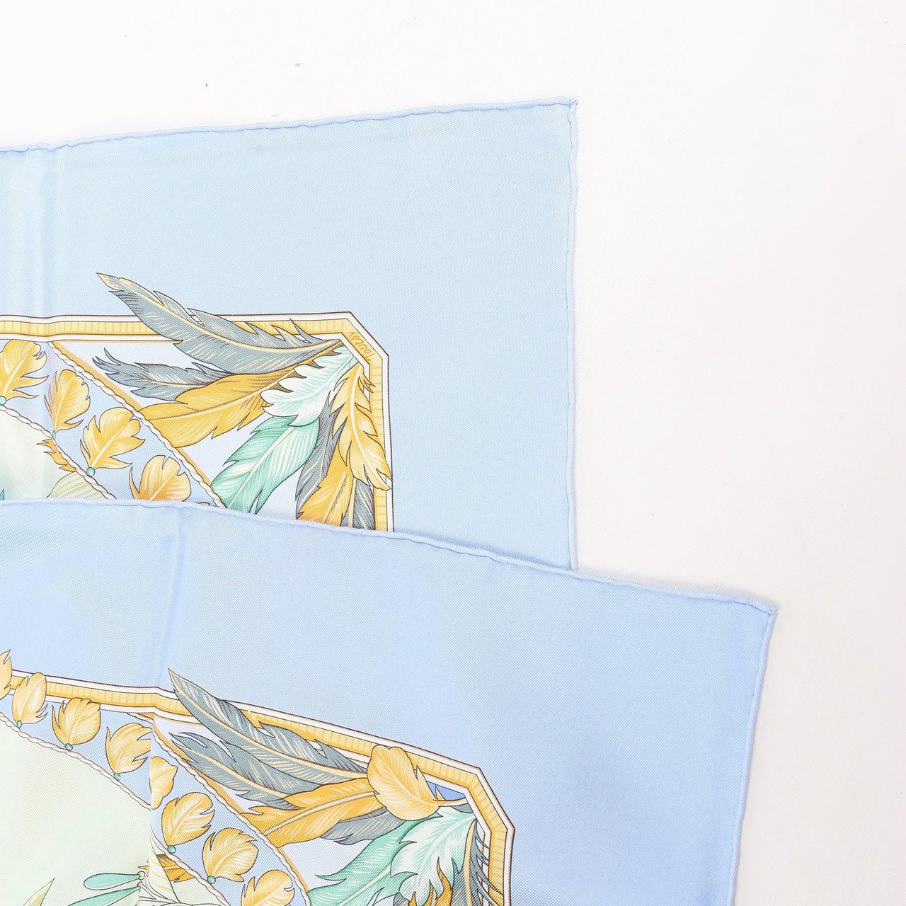 Hermès Hermès Carré 90 "AMAZONIA" Silk handkerchief in Blue Blauw