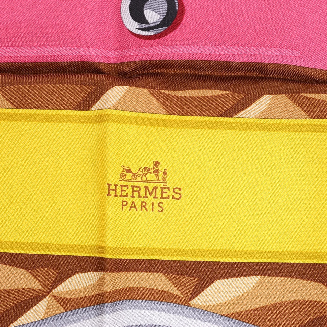 Hermès Hermès Carré 90 "BEAUTE COMPOSEE" Silk handkerchief in Orange Oranje