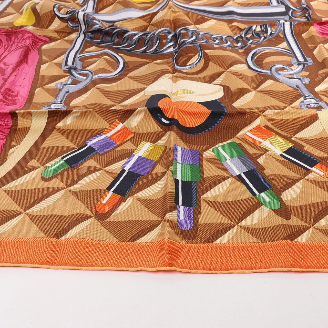 Hermès Hermès Carré 90 "BEAUTE COMPOSEE" Silk handkerchief in Orange Oranje