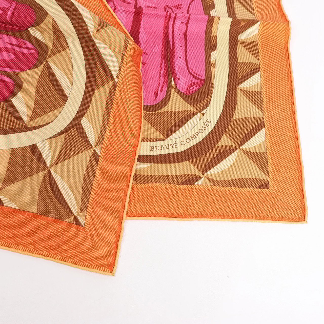 Hermès Hermès Carré 90 "BEAUTE COMPOSEE" Silk handkerchief in Orange Oranje