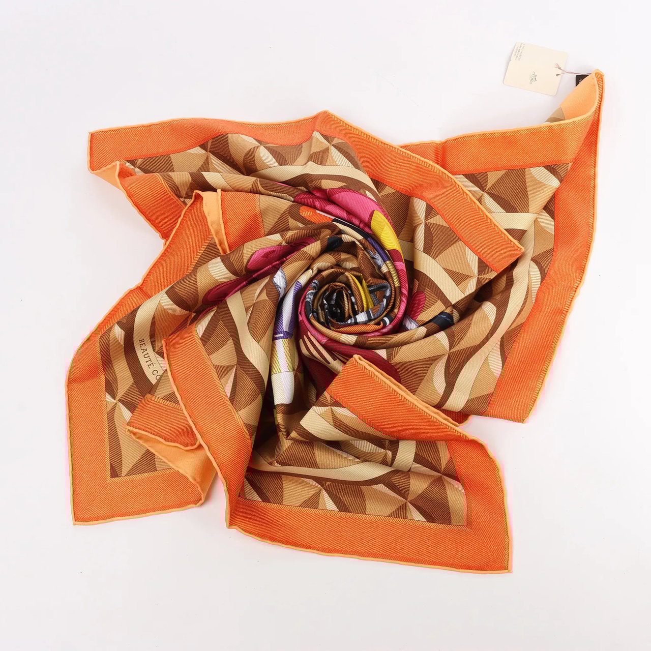 Hermès Hermès Carré 90 "BEAUTE COMPOSEE" Silk handkerchief in Orange Oranje